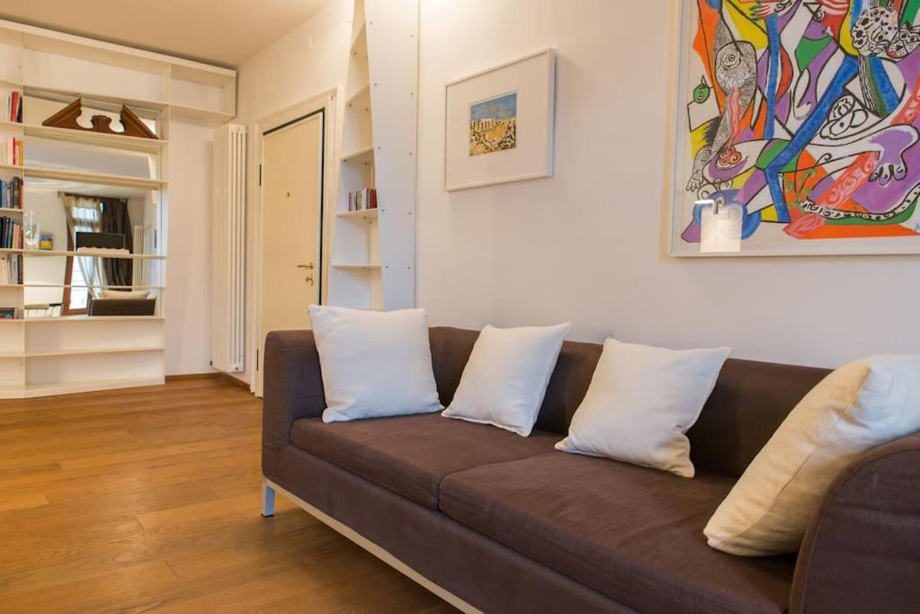 Stunning In The Heart Of Apartment