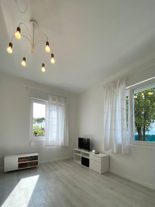 Casa Del Salice Lagoon View With Garden Apartment