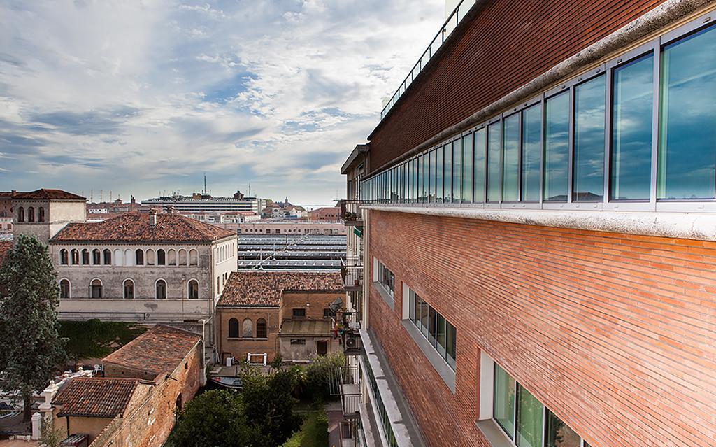 Halldis Venice