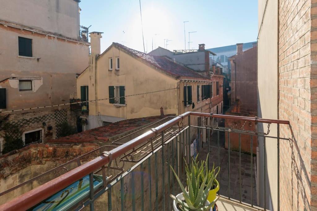 Casa Carla - Comodo In Cannaregio - 2 Private Apartamento *