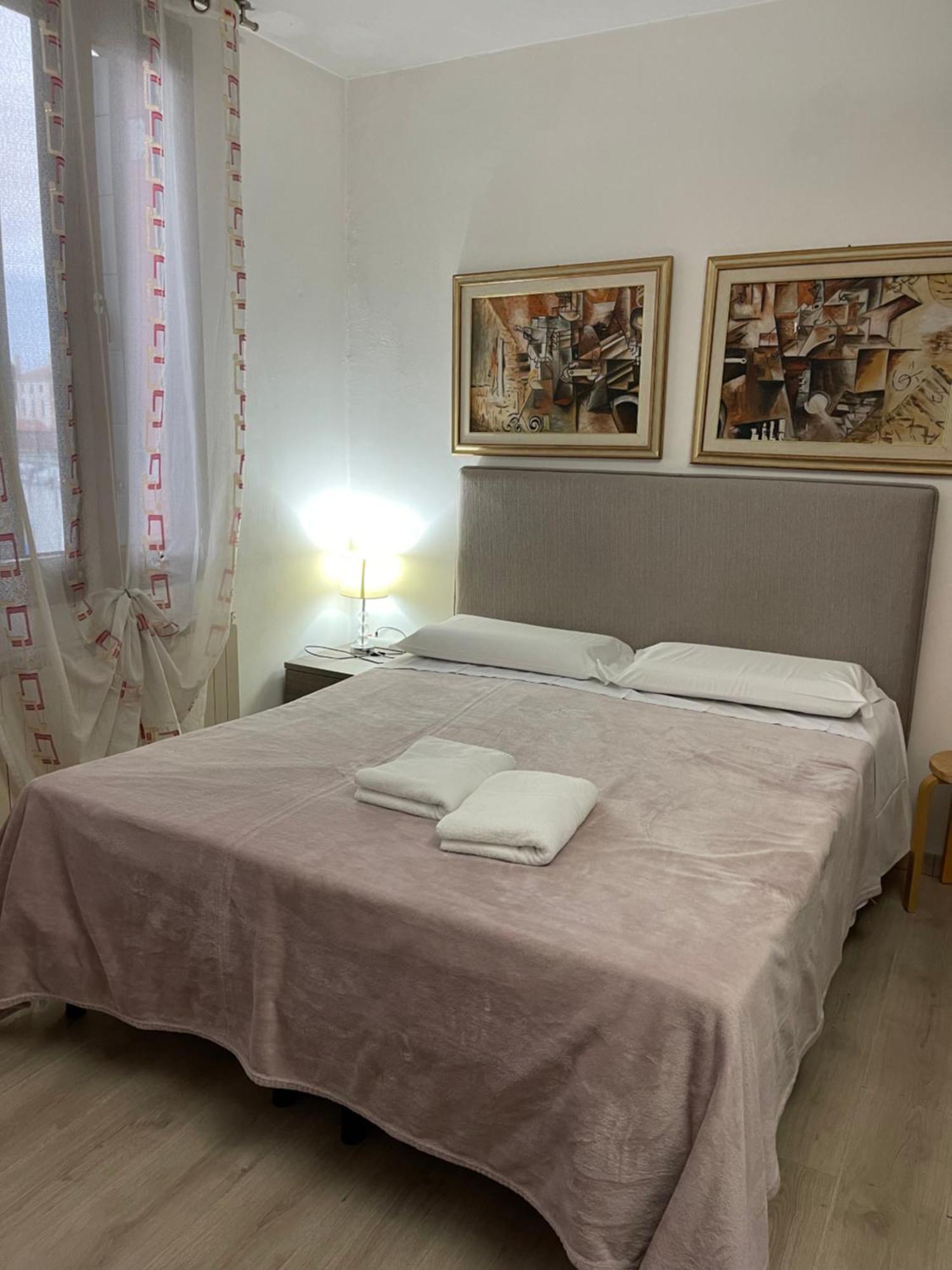 Harry's Canal View Apartment Venice