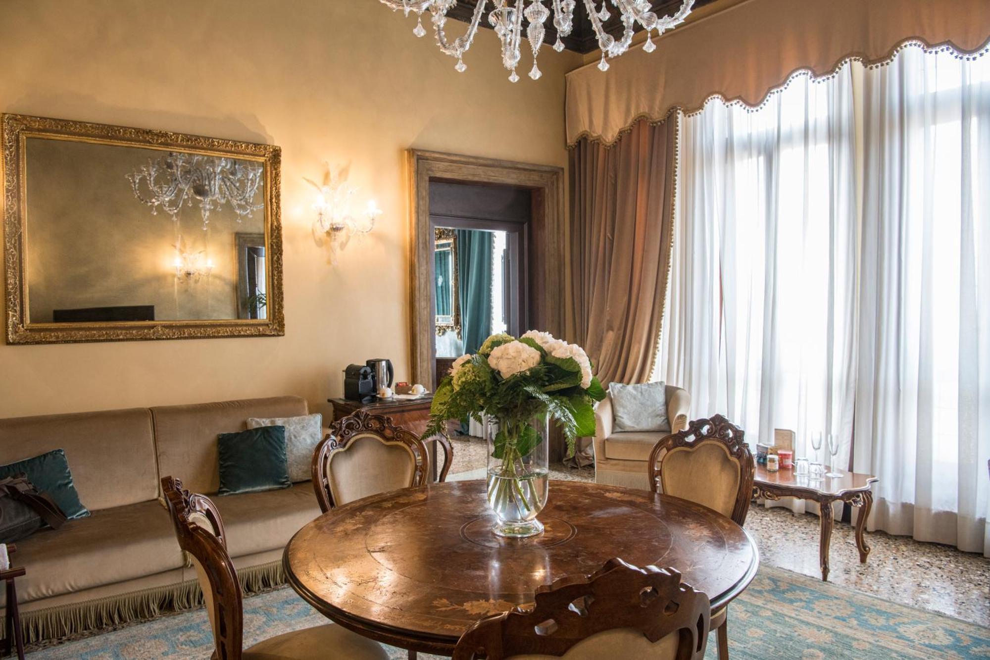 Hotel Nani Mocenigo Palace 5*