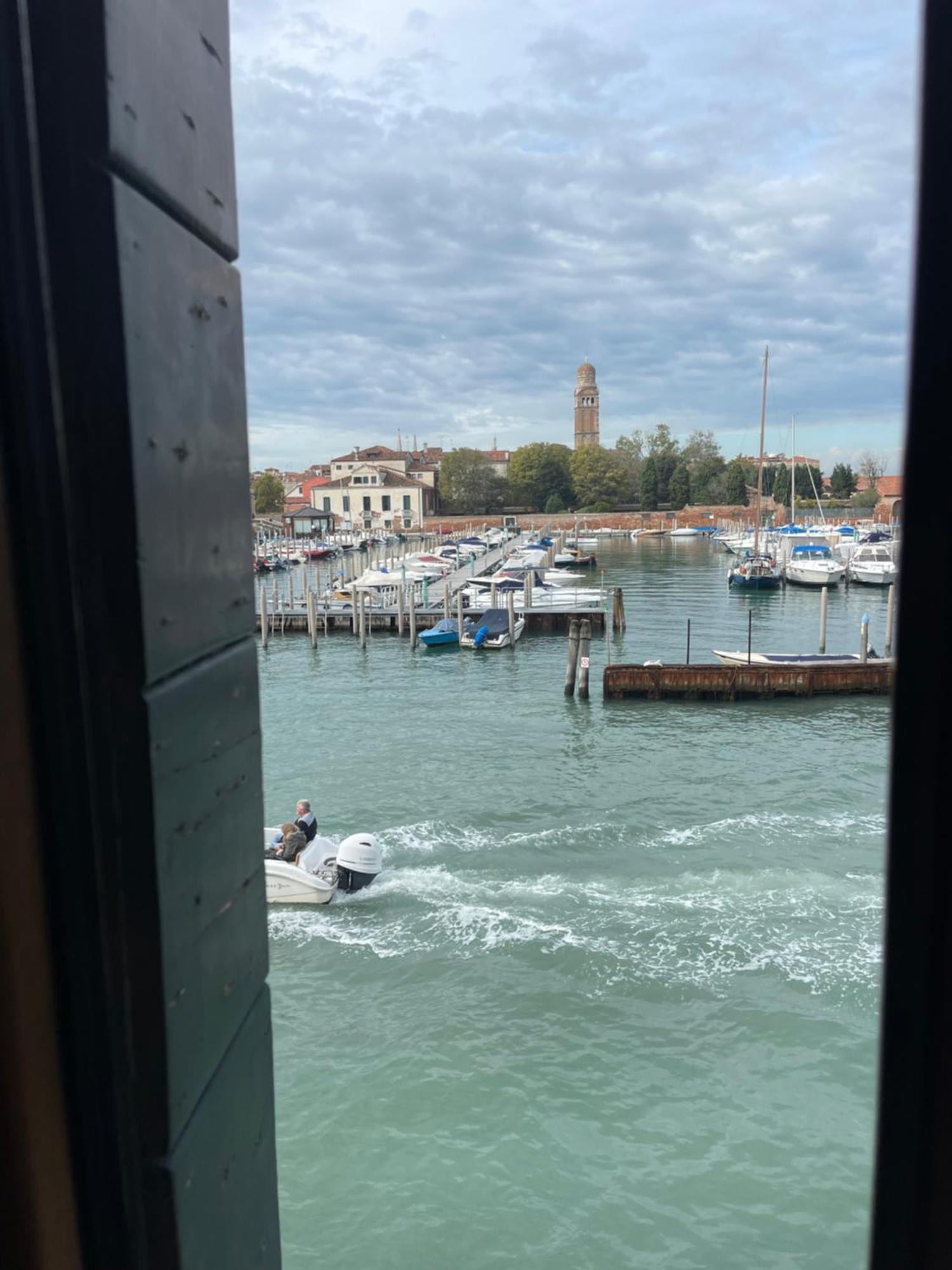Harry's Canal View Apartment Venice