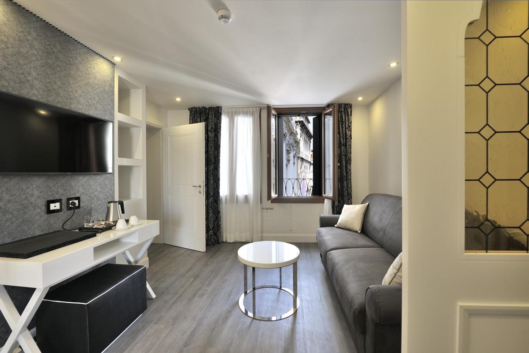 Al Theatro Palace Hotel 4*
