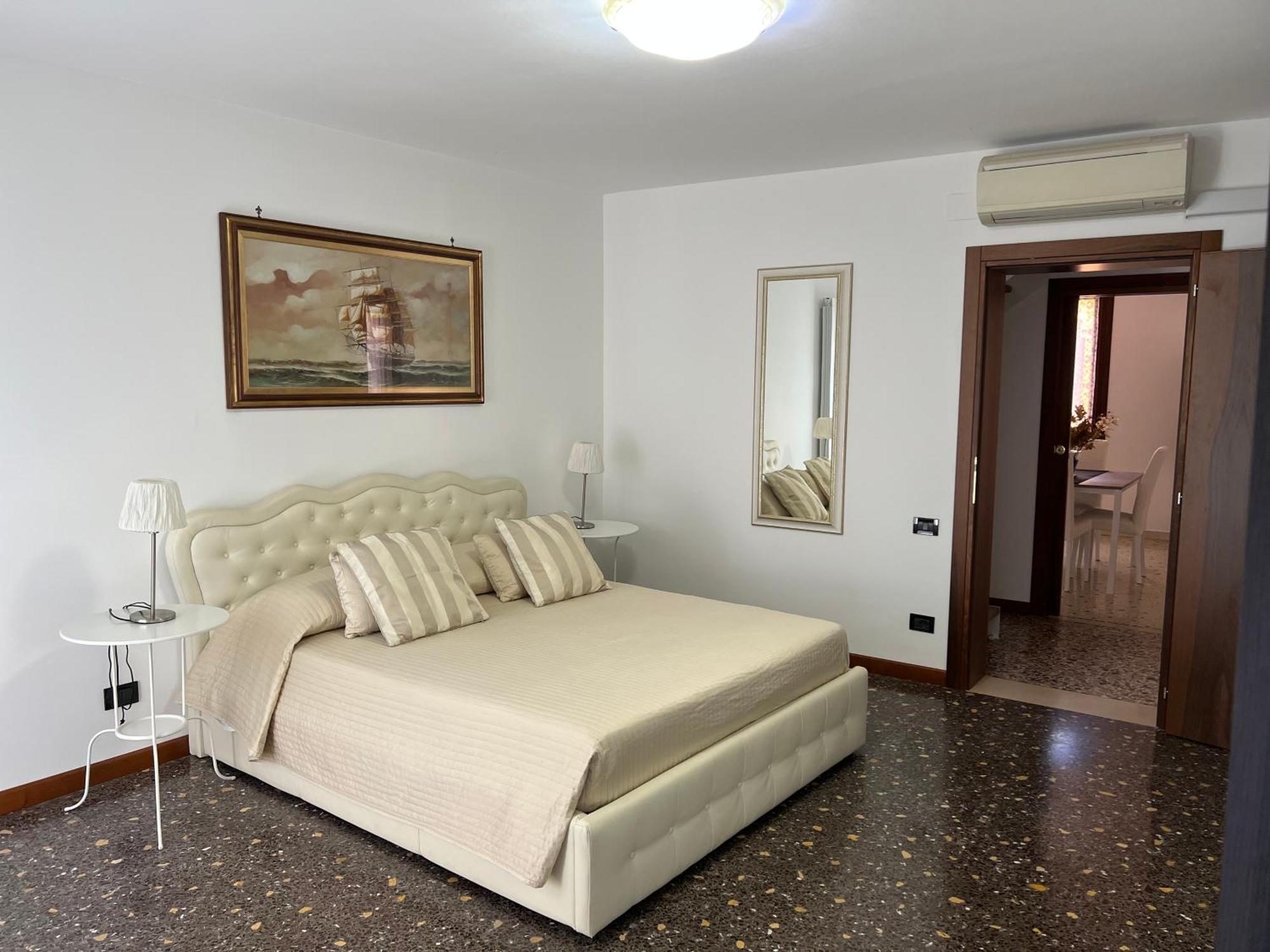 Ca' Delfina Apartment