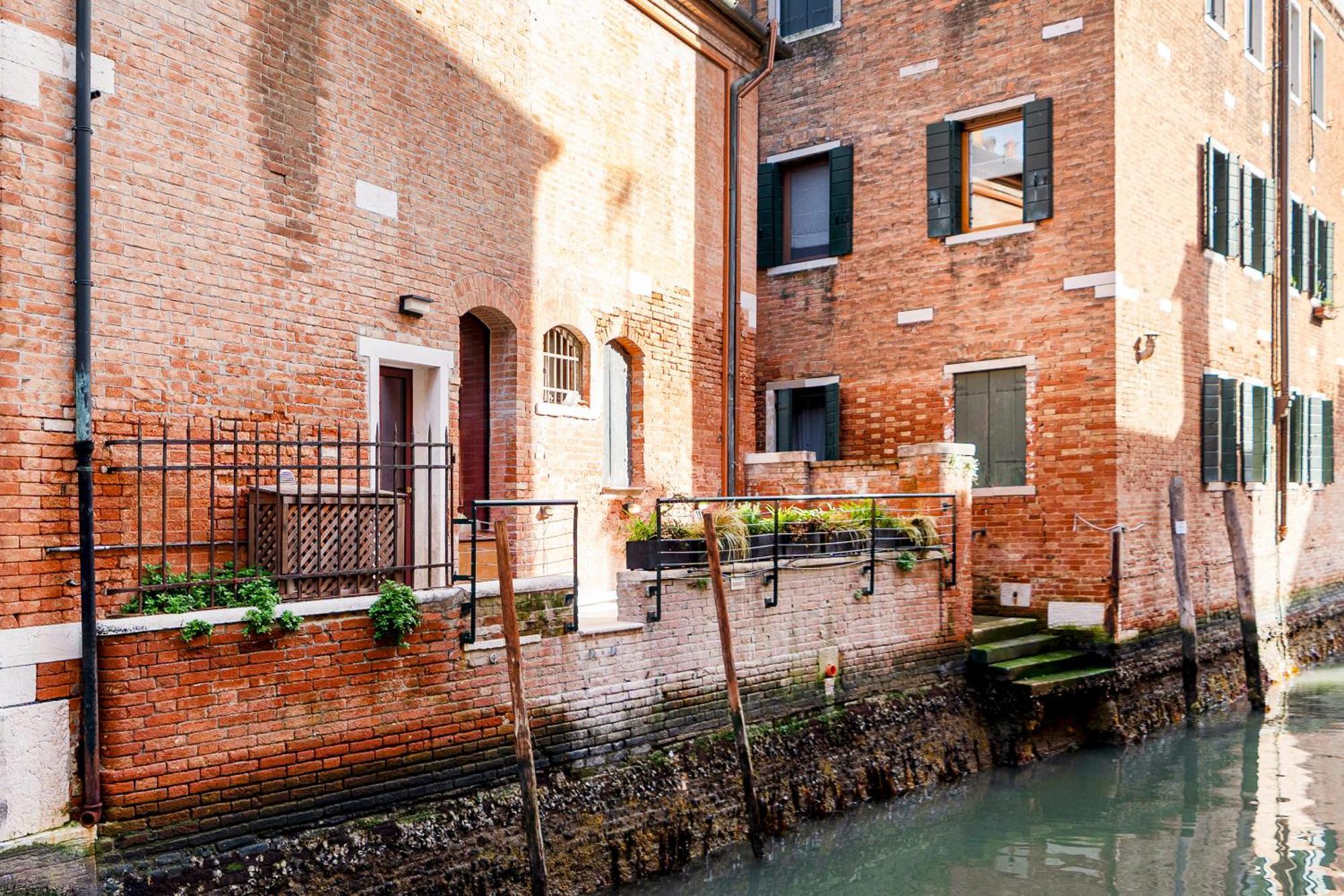 Villa Di Lusso Con Terrazza Sull'acqua *