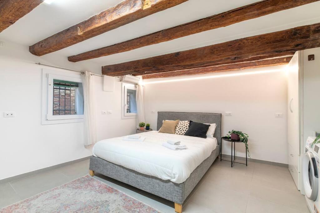 Longa By Welc * Venice