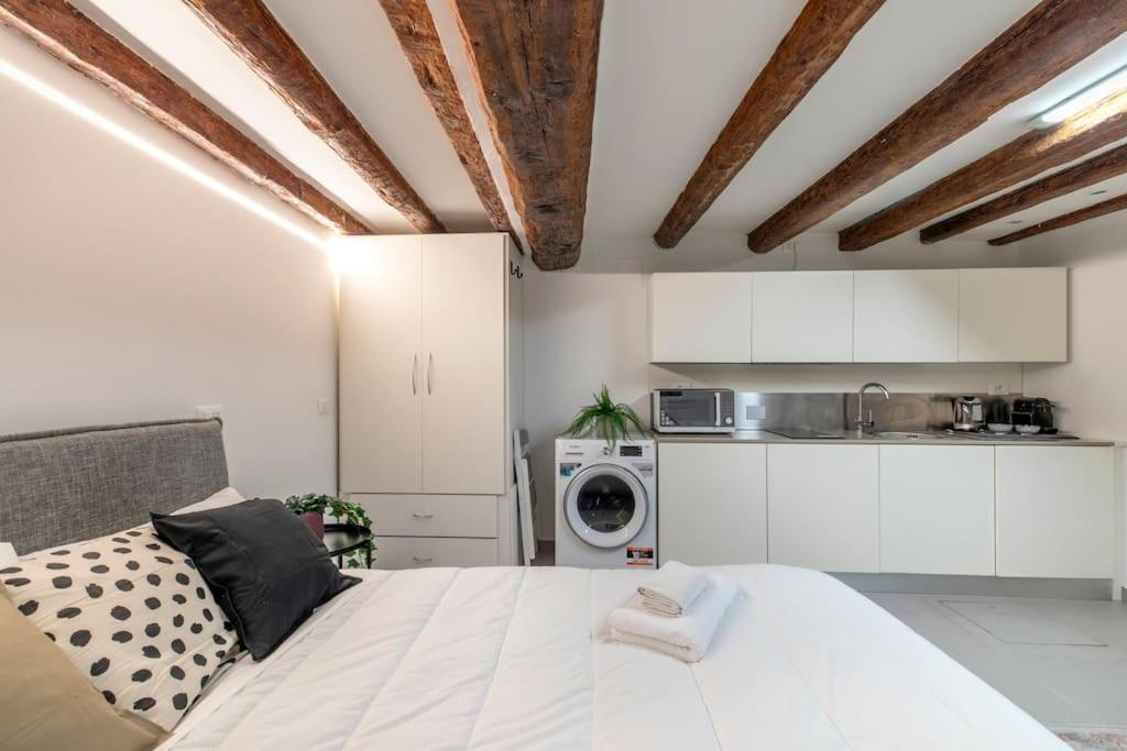 Longa By Welc * Venice