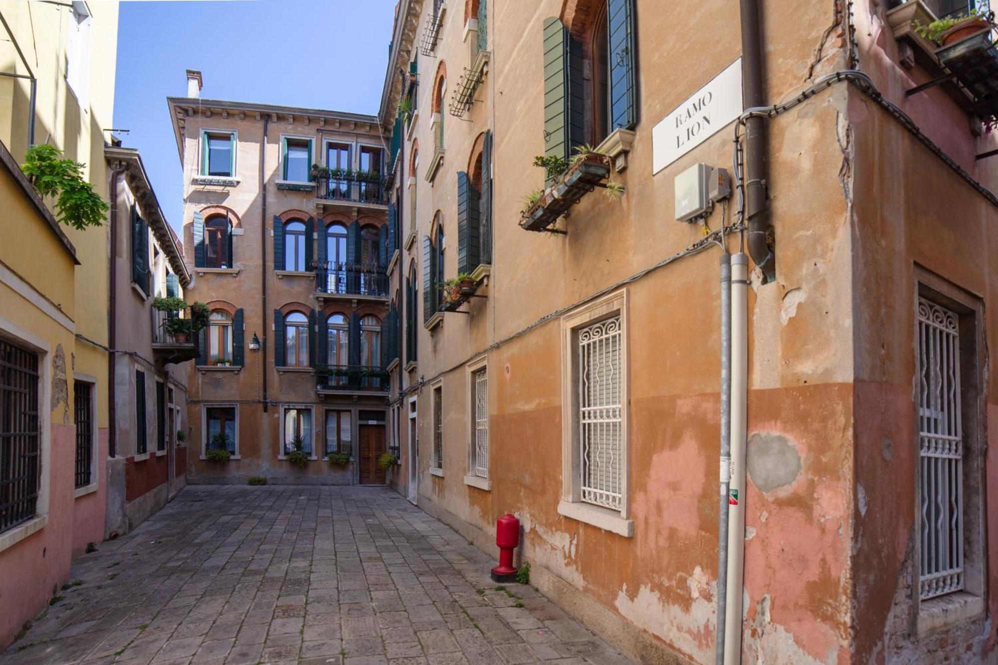 Ca Lion By Venicevillas, Vicino Biennale Apartment