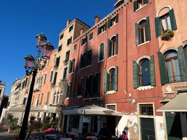 Homes & Holidays * Veneza