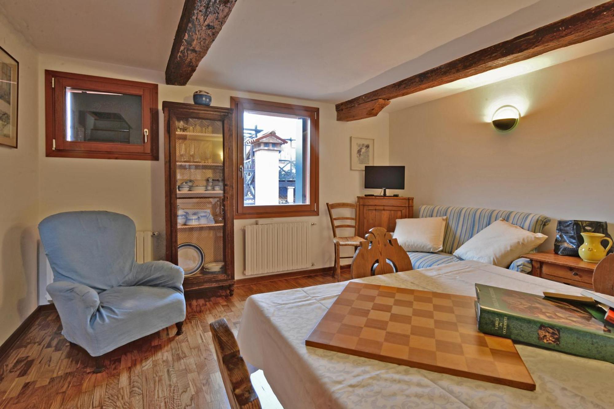 Homes & Holidays * Veneza