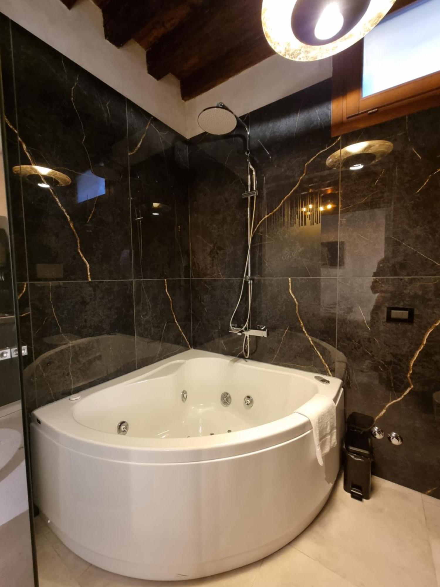 Apartment San Marco 3097 Luxuryjacuzzi