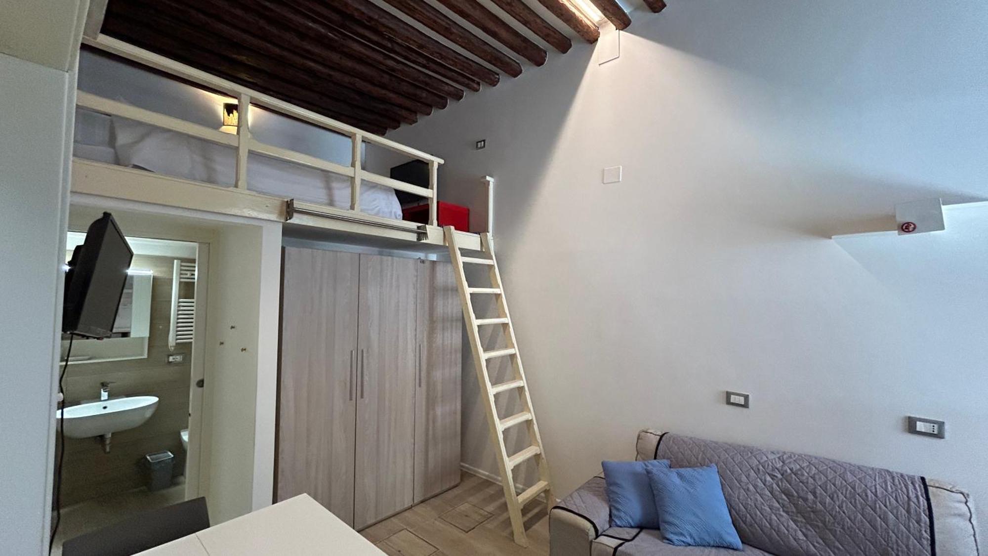 Apartment Ca Giardini In Biennale By Bricola *