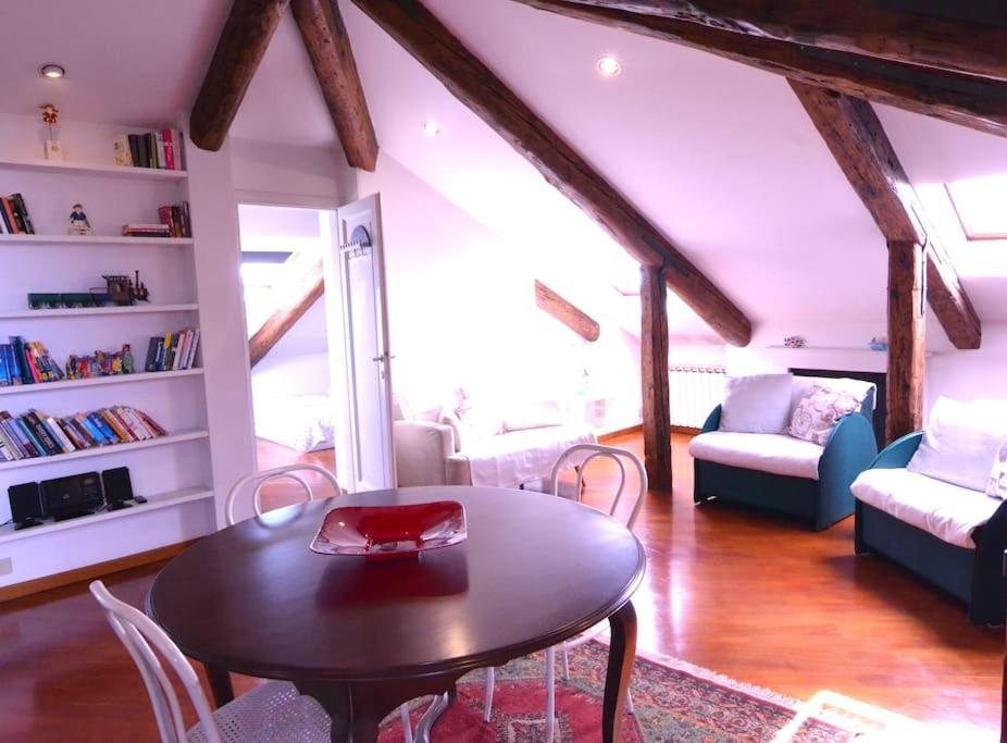 Apartment Breathtaking Terrace In Santa Margherita Square *
