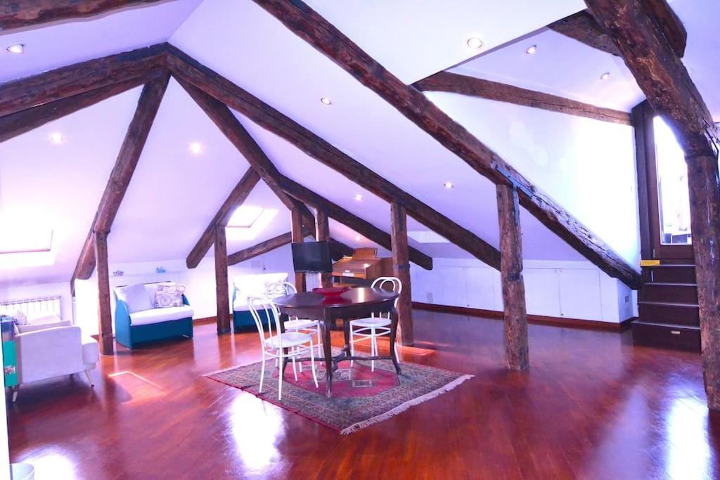 Apartment Breathtaking Terrace In Santa Margherita Square *