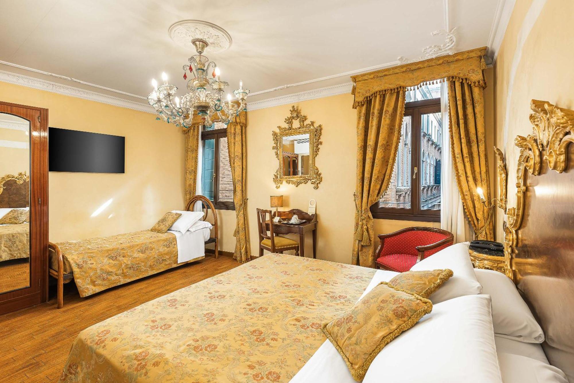 Ca' Alvise Hotel 4*