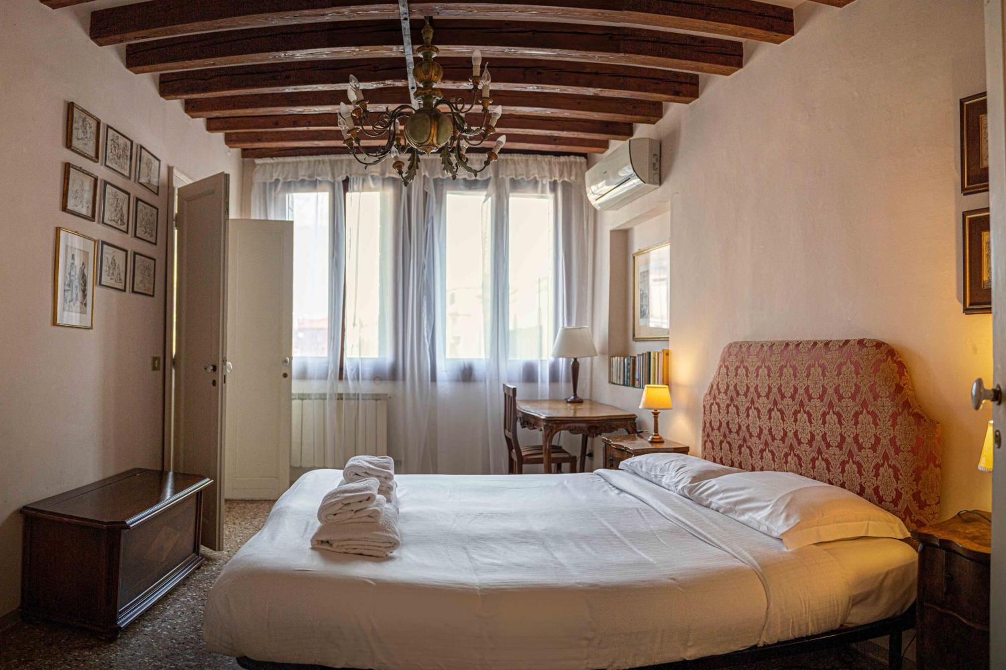 Gorgeous Behind St.mark Square Apartment Venice