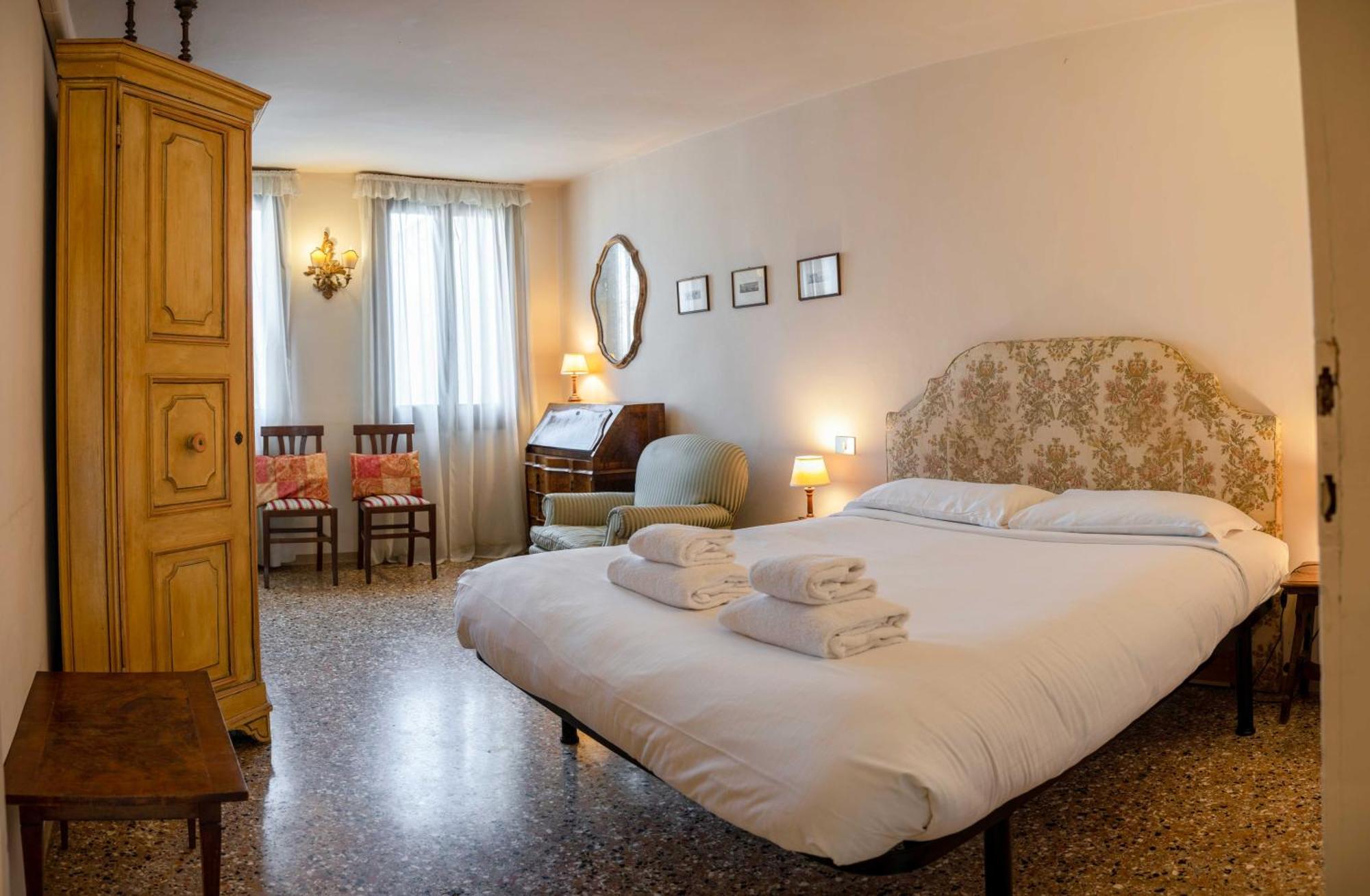 Apartment Gorgeous Behind St.mark Square