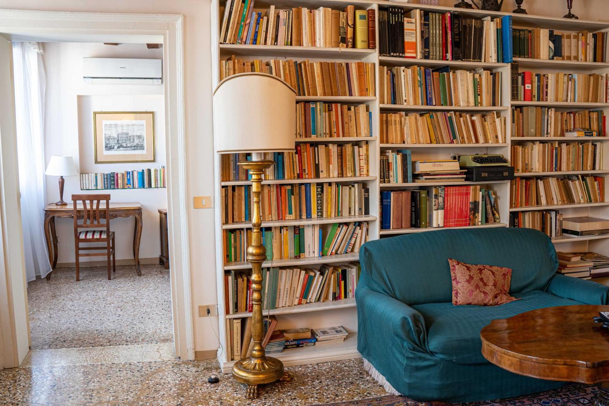 Apartment Gorgeous Behind St.mark Square Venice