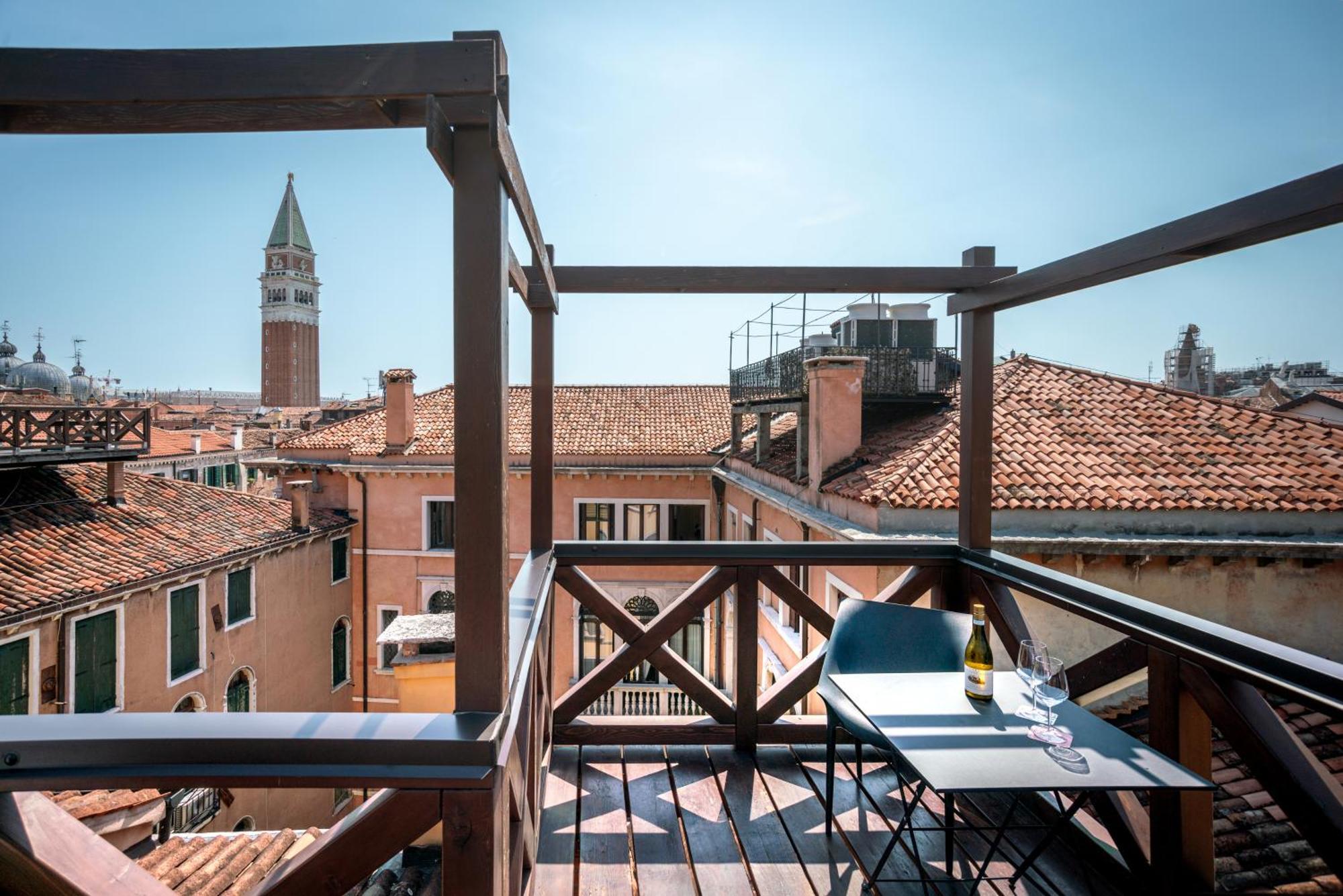 Palazzo San Luca 3* Venice