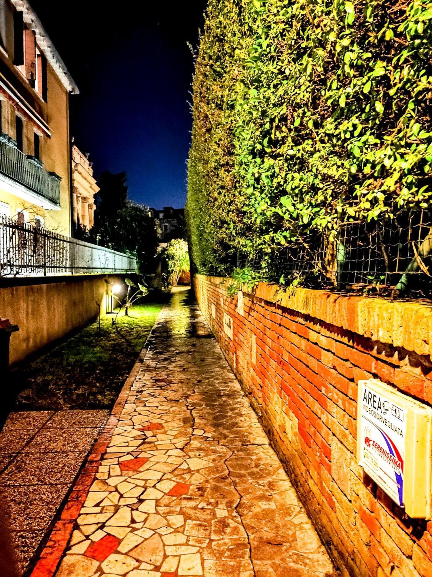 Dorsoduro Apartment Venice