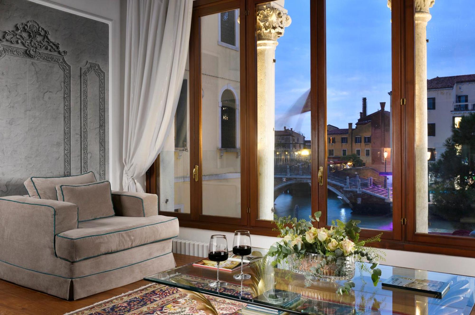 Swan Dolcevita Prestige - Canal View & Exclusive Experience Apartment Venice