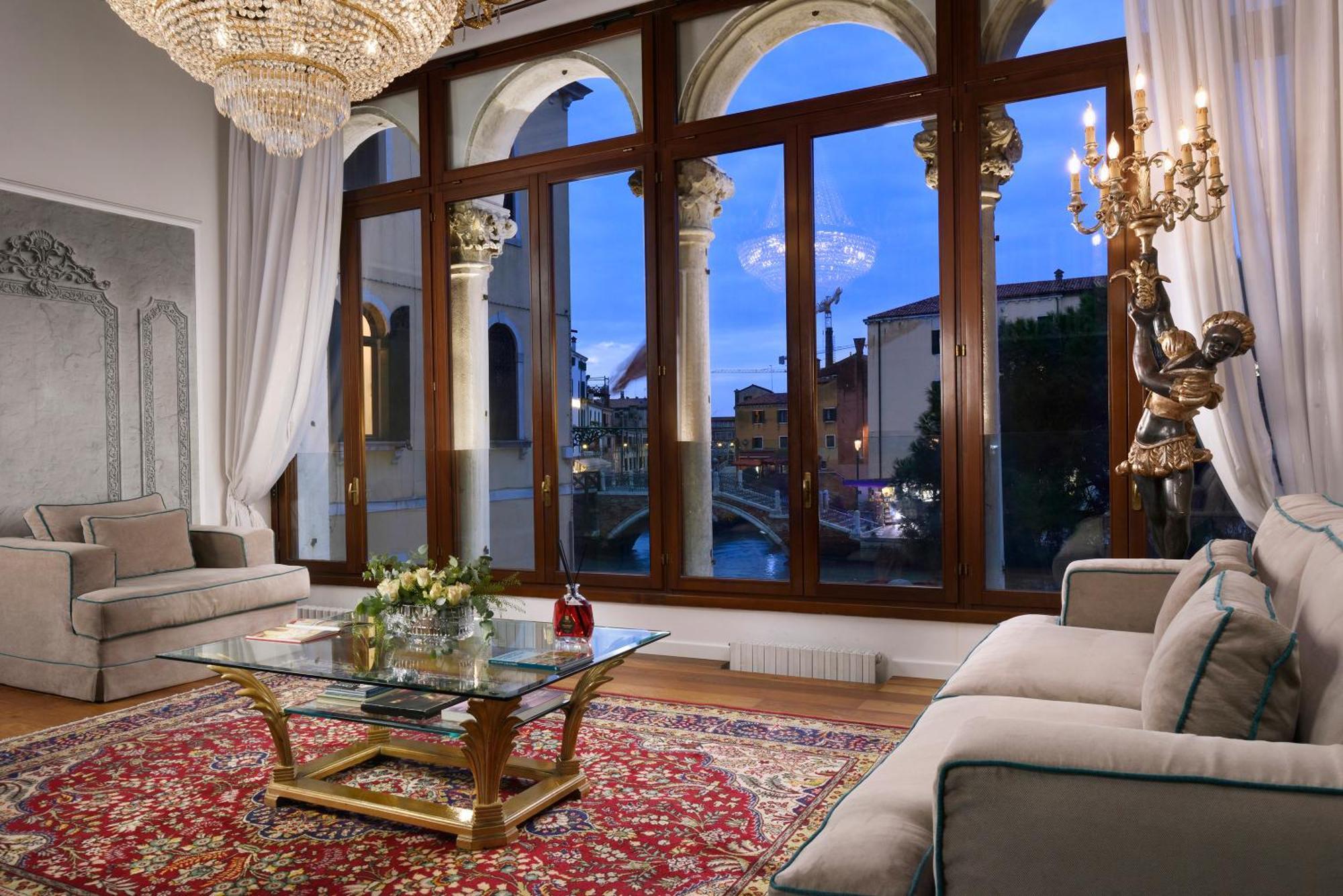 Swan Dolcevita Prestige - Canal View & Exclusive Experience * Venice
