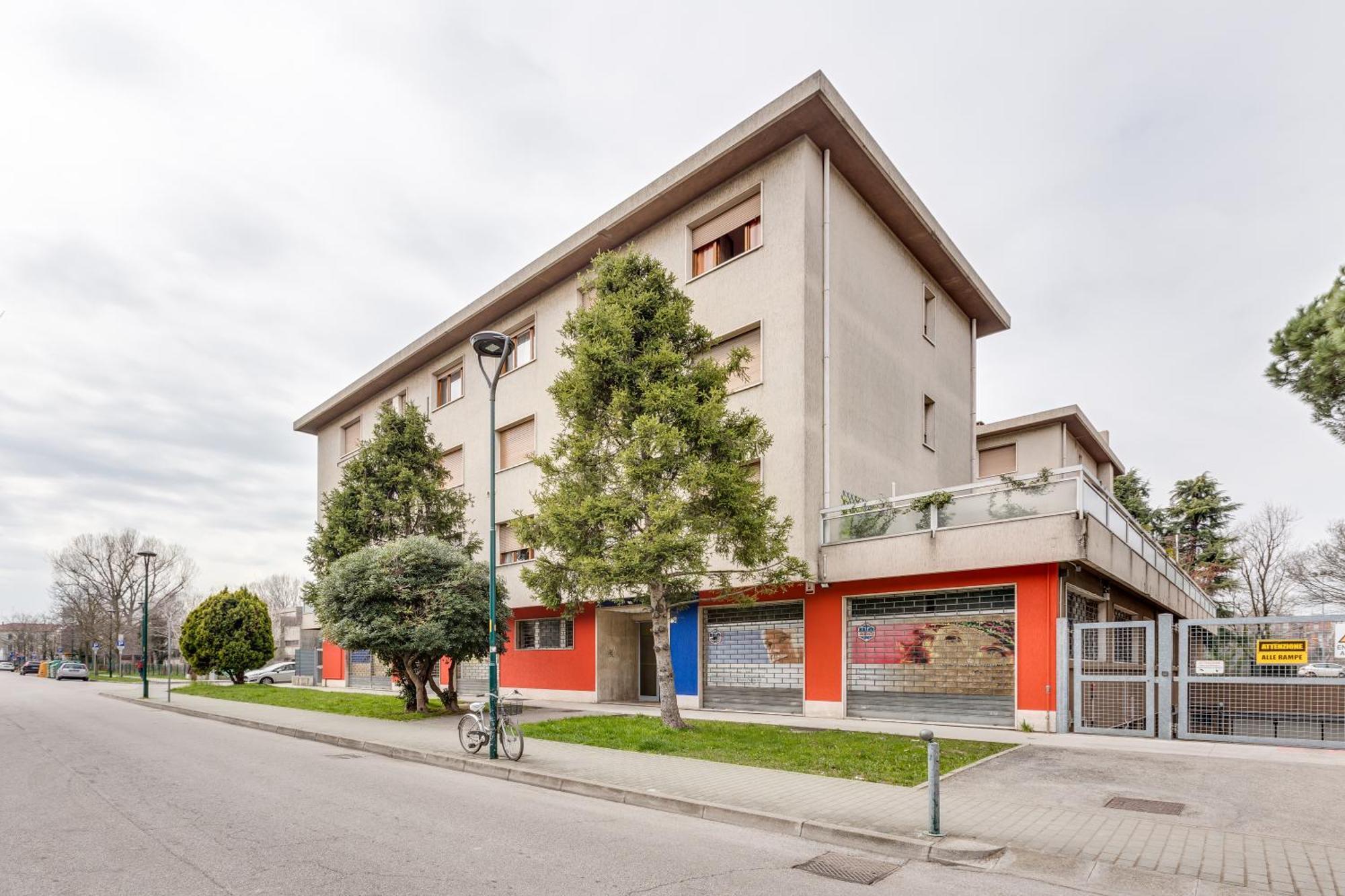 Vidar Train Station Venice