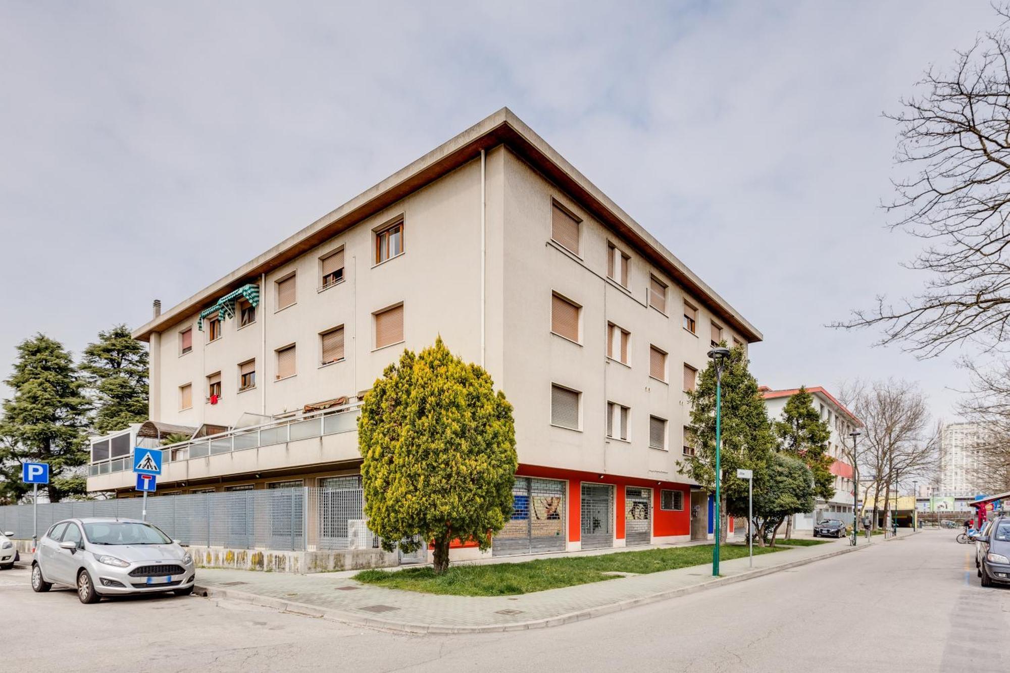 Vidar Train Station * Venice