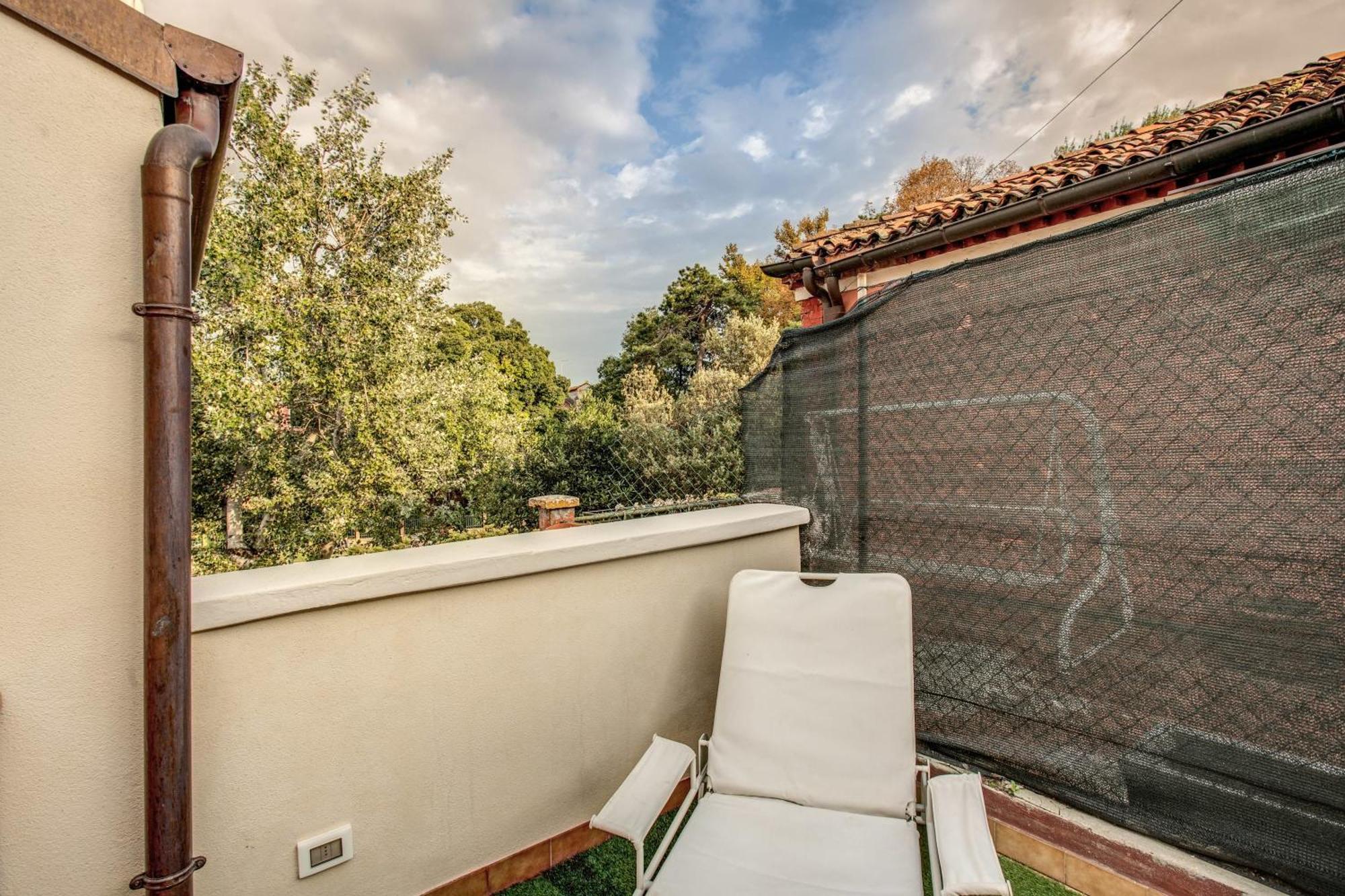 Stunning Venetian By Biennale Gardens Apartment Venice