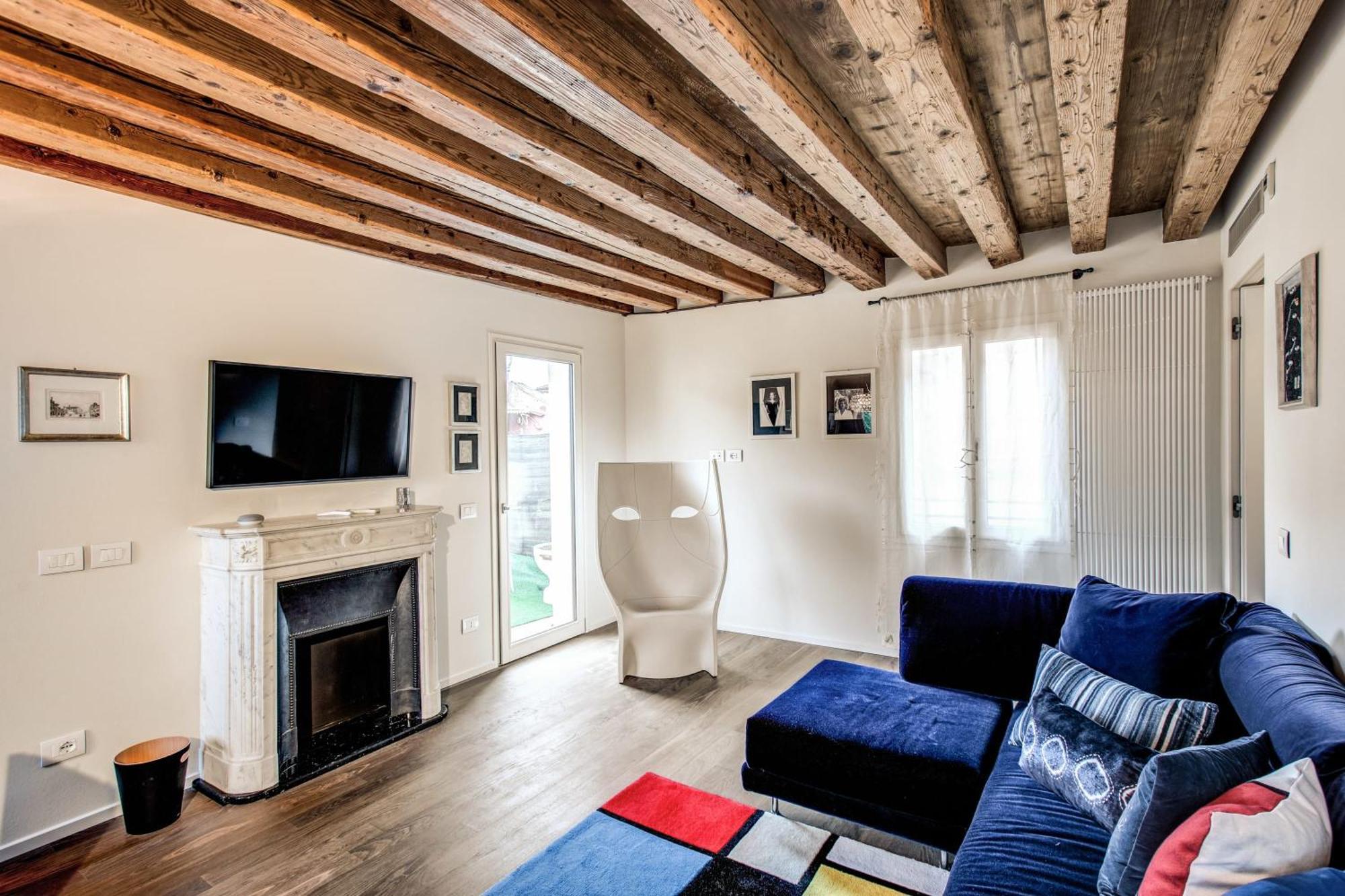 Stunning Venetian By Biennale Gardens Apartment