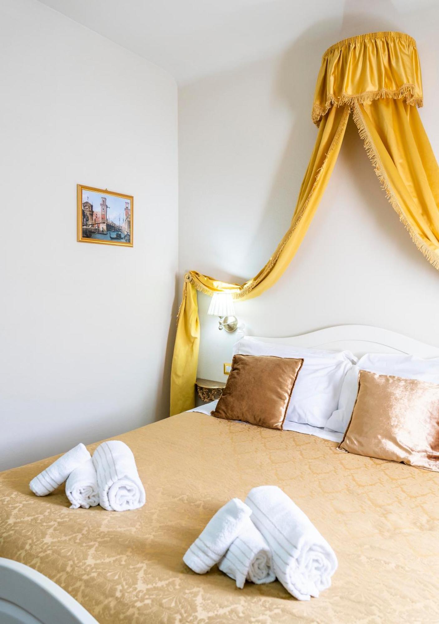 Palazzo Titti Rialto Guest house Venice