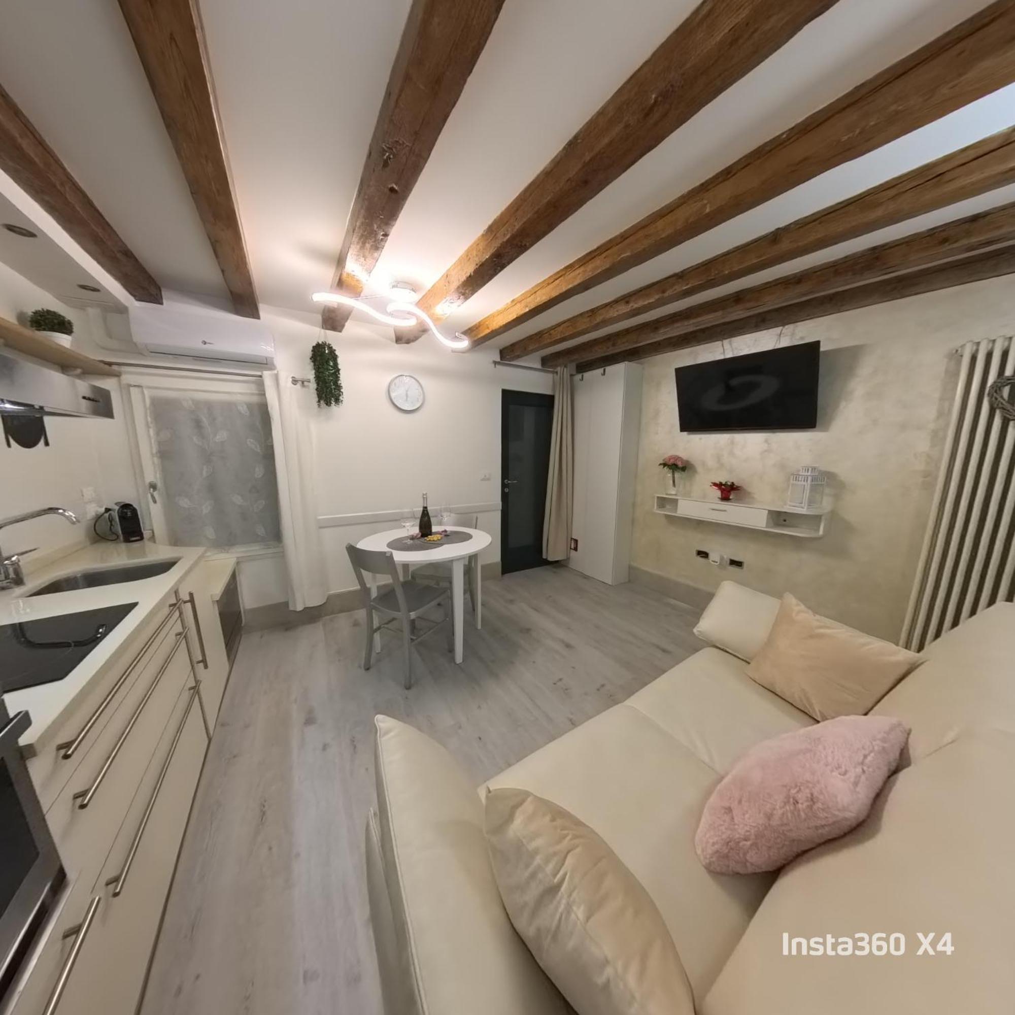 La Corticella Biennale Apartment *