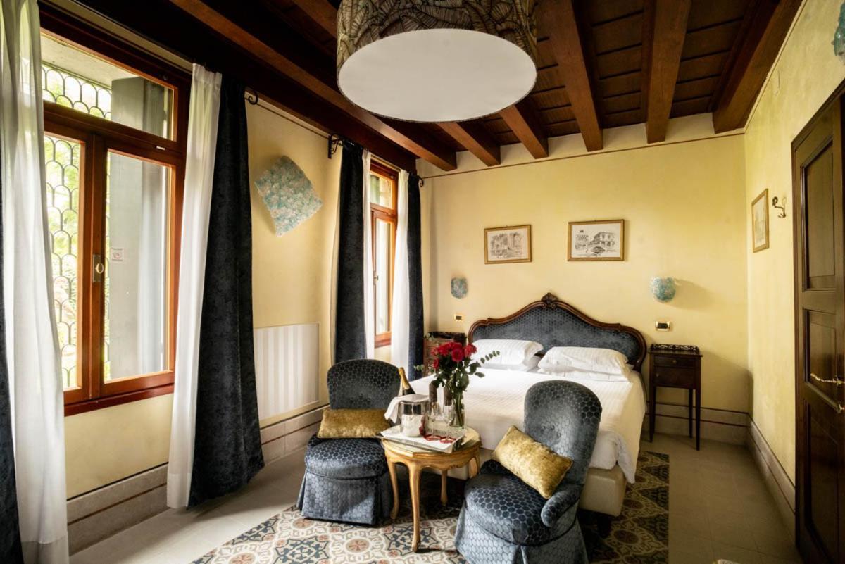 Accademia - Maravege 3* Venice