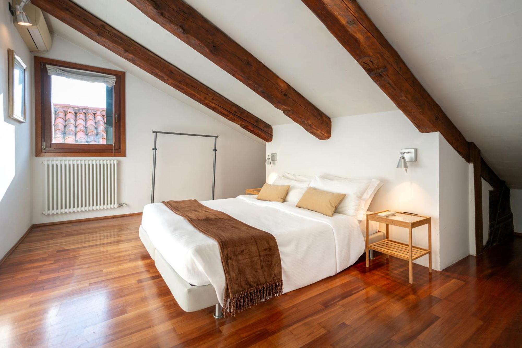 Guest house Palazzo San Luca 3*