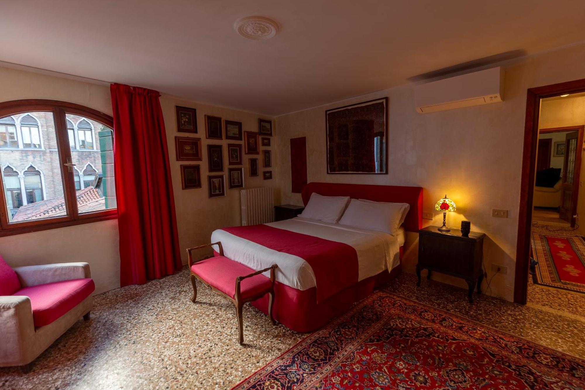 Palazzo San Luca Guest house Venice