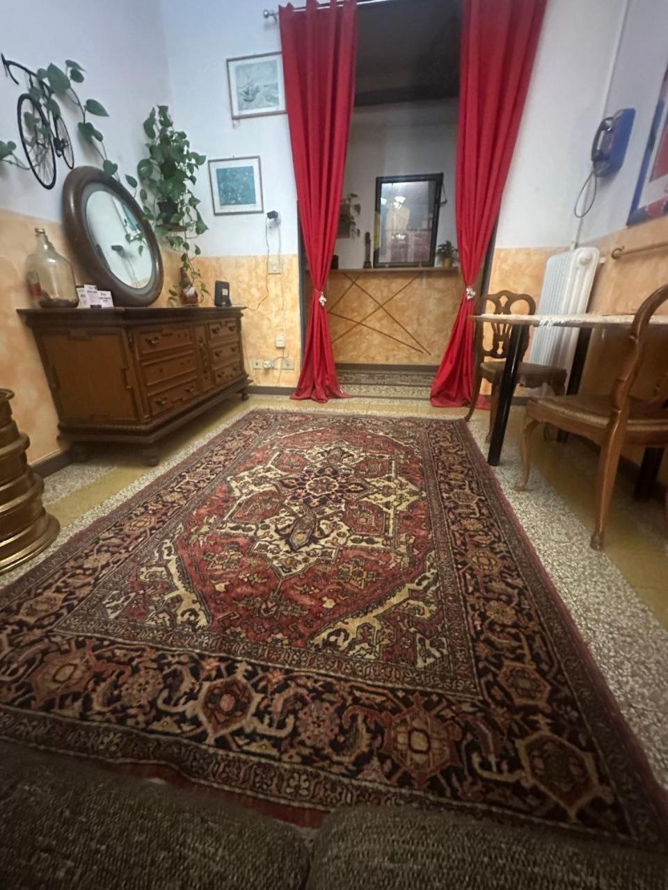 3 Minutes From Train Guest house