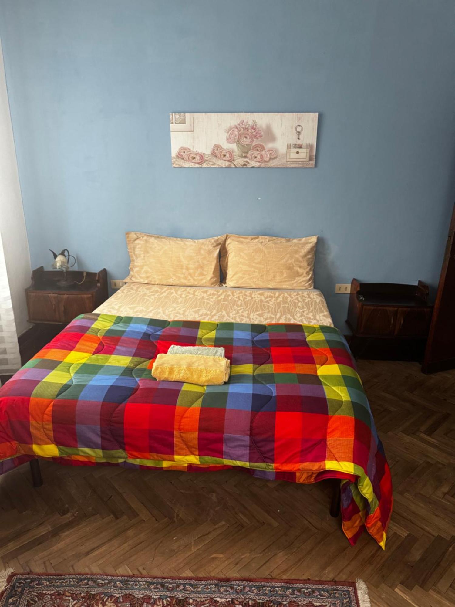 3 Minutes From Train Guest house