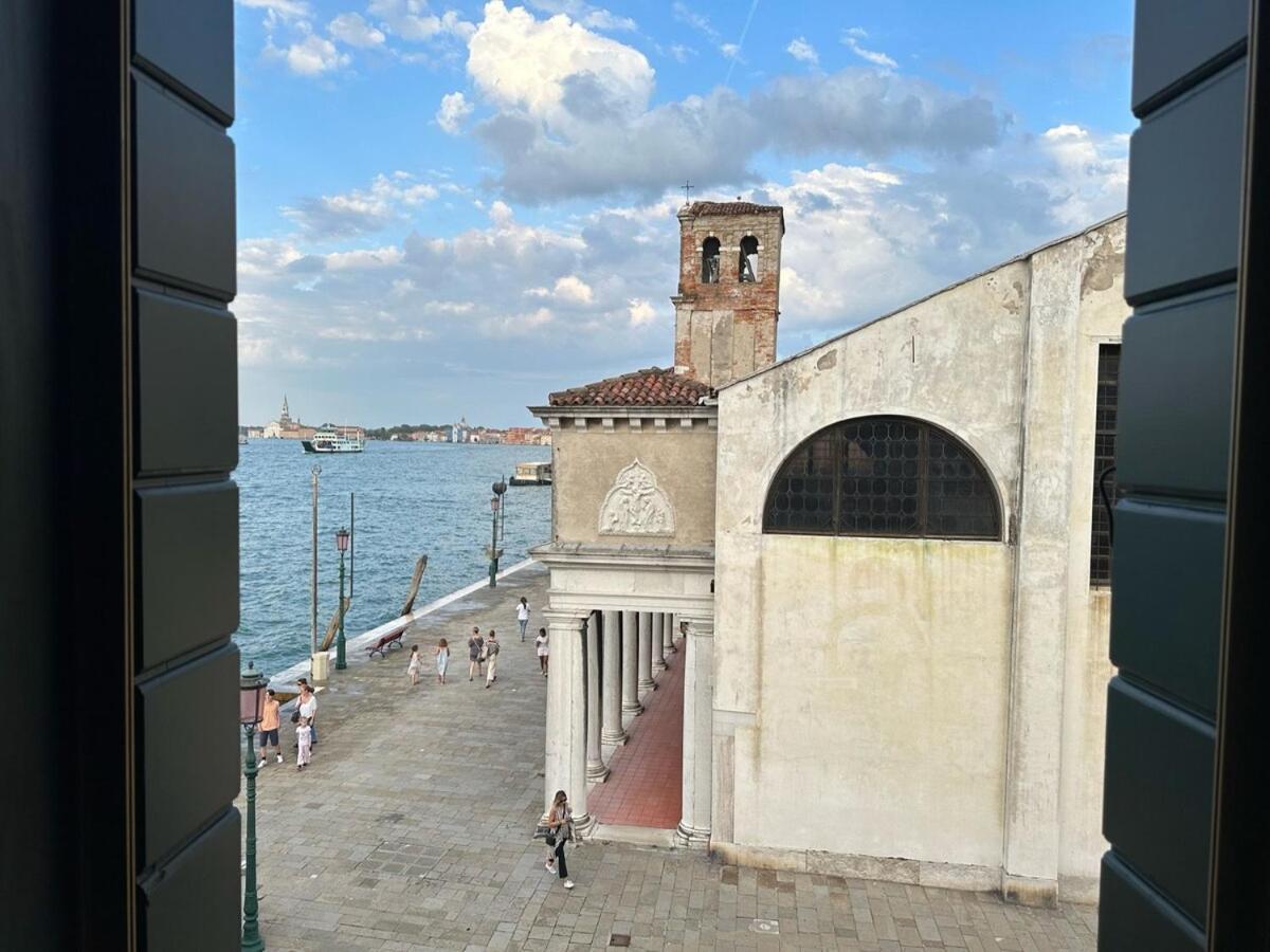 - Strepitoso Giudecca * Venice