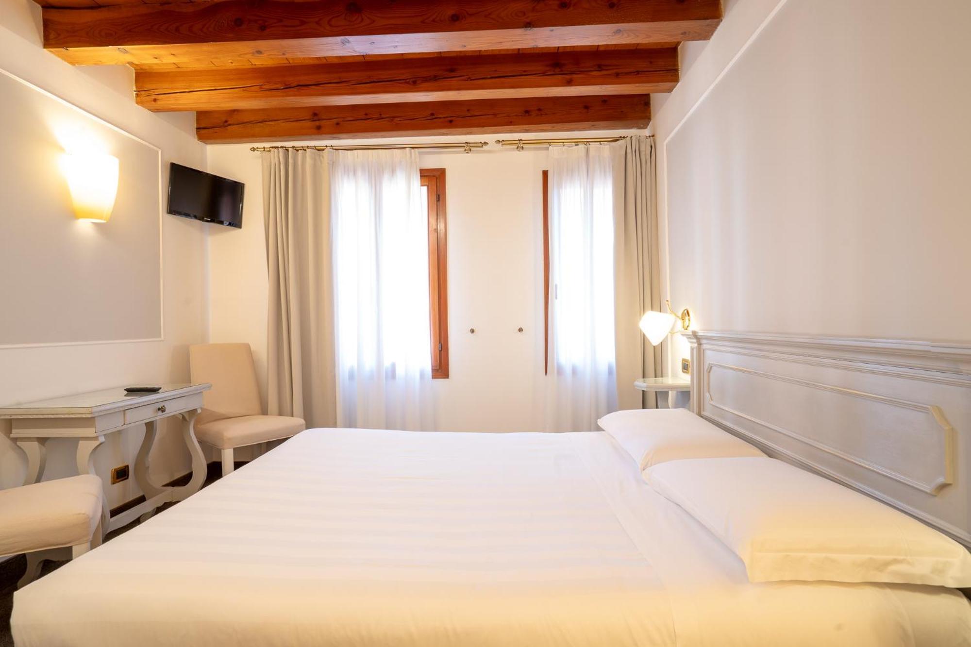 Corte Rossa 3* Venice