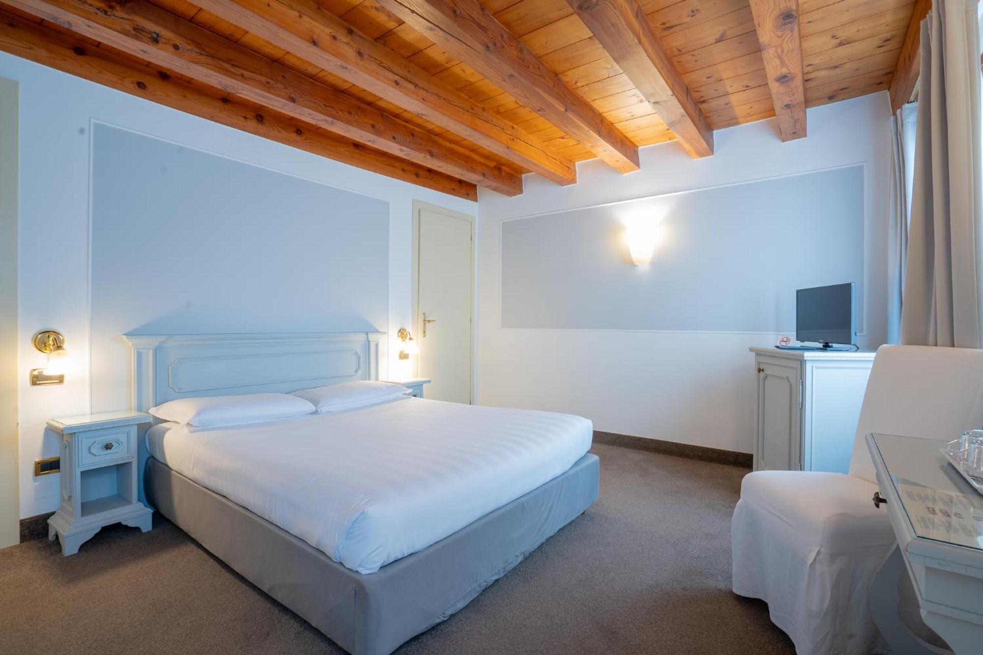 Corte Rossa 3* Venice