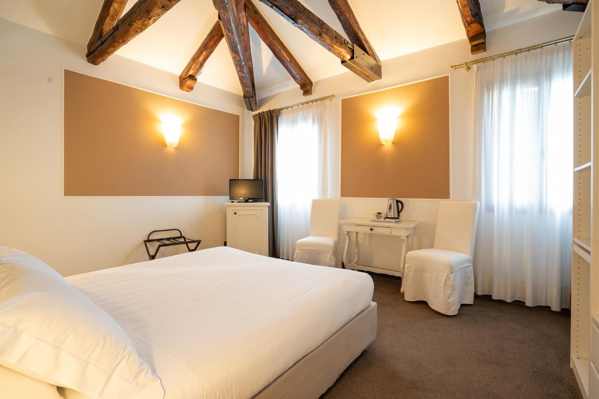Corte Rossa 3* Venice