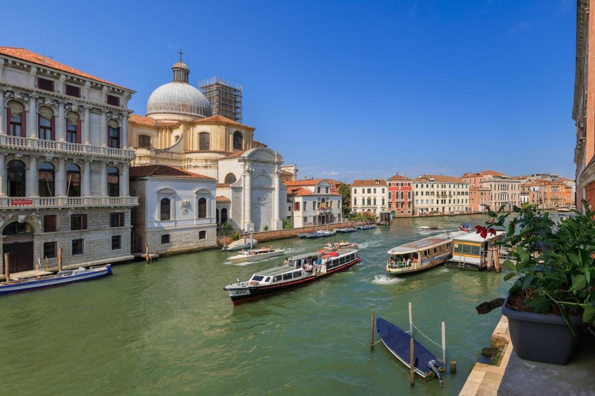 View Of Grand Canal Luxury - Station 5 Minutes Apartment *