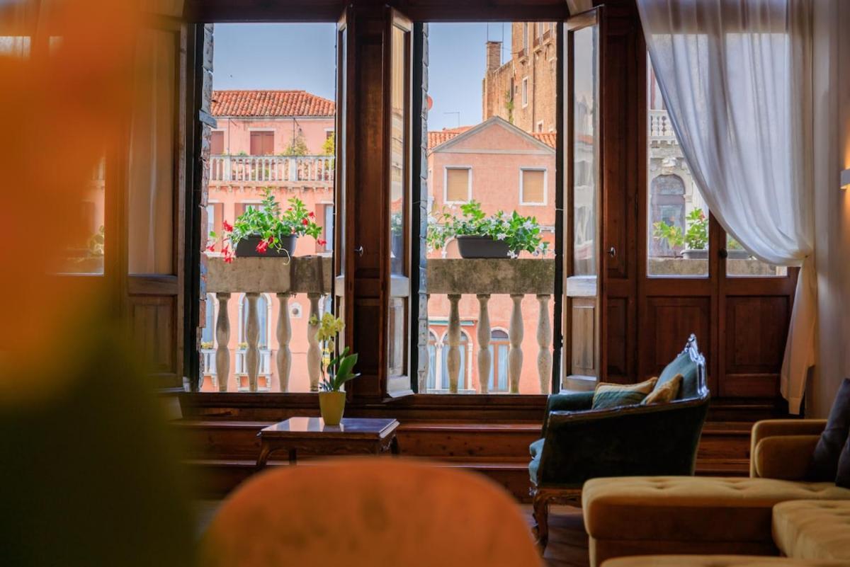 View Of Grand Canal Luxury - Station 5 Minutes