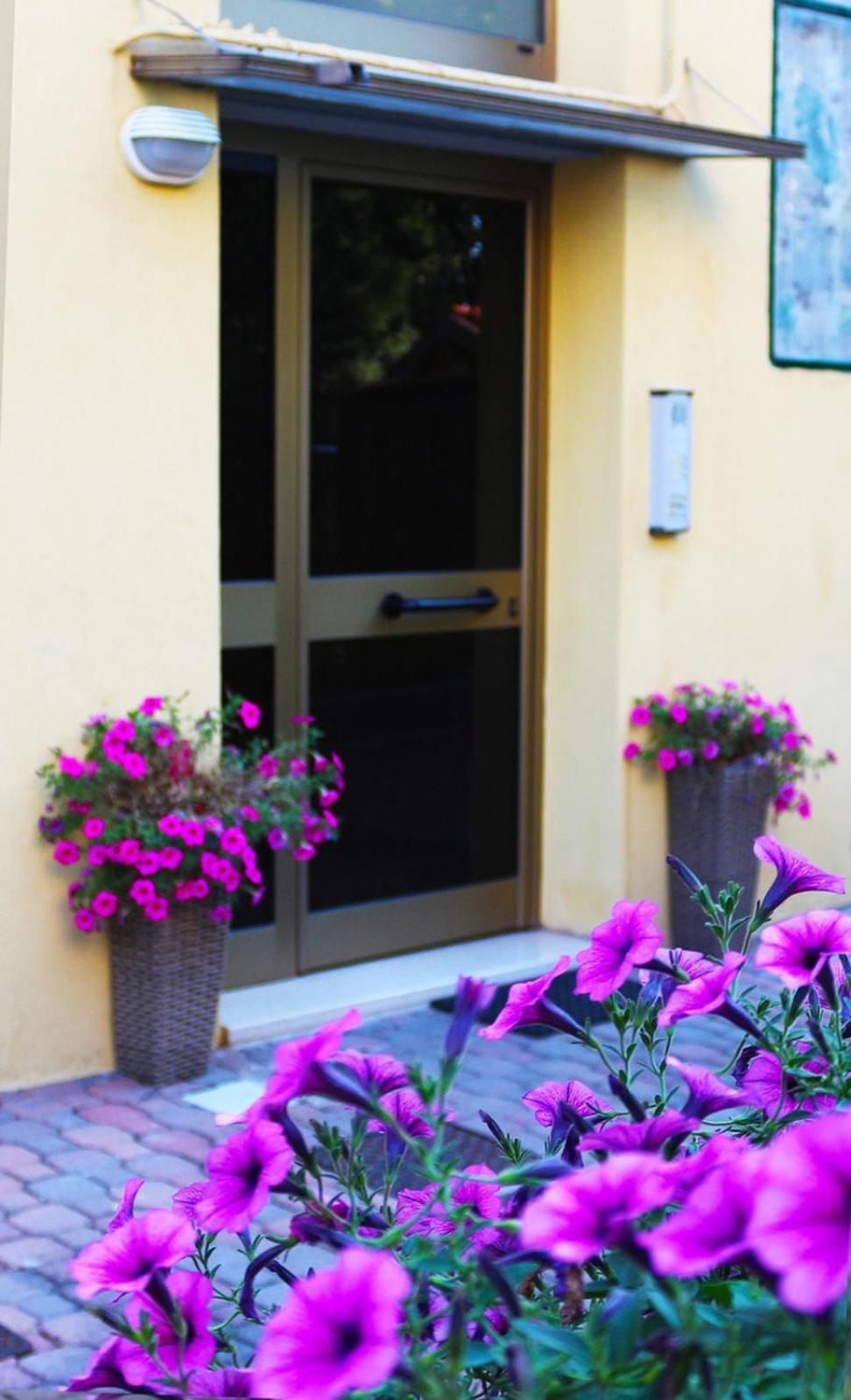 Lucky Flower Apartment *