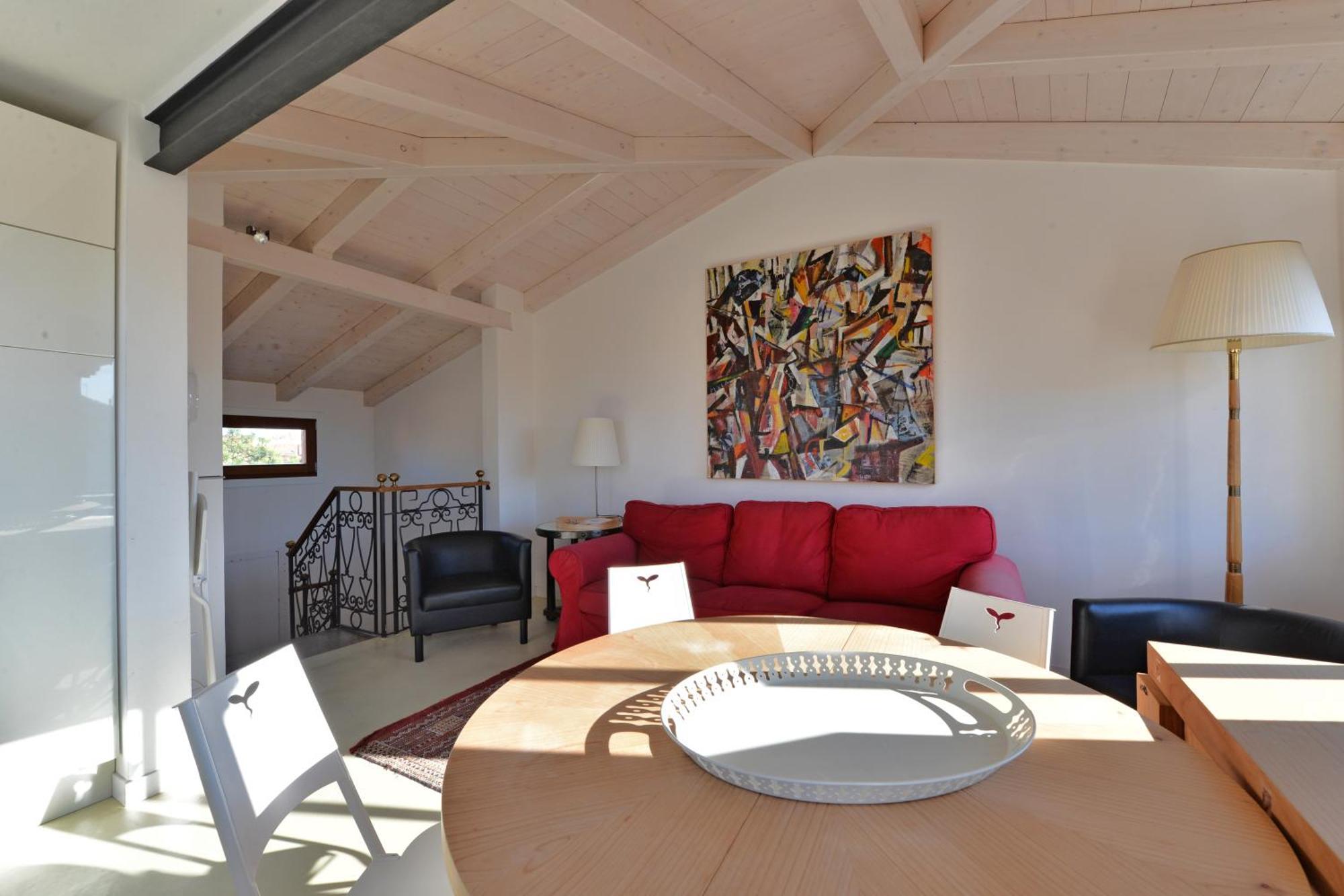 Homes & Holidays * Veneza