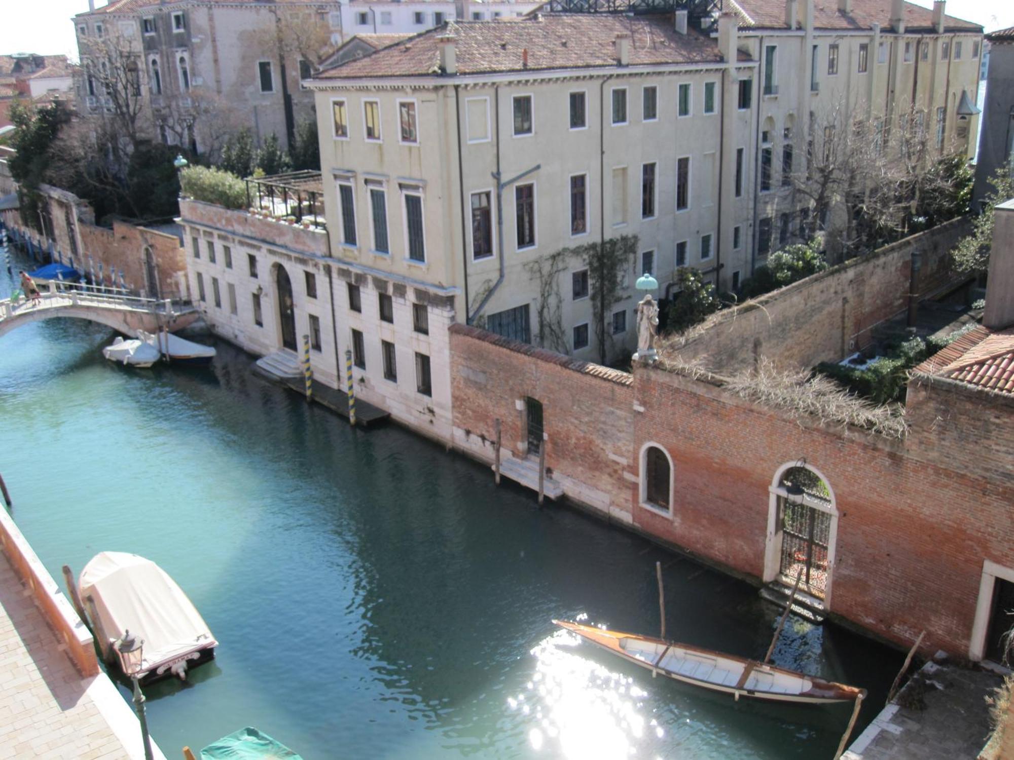 Homes & Holidays * Veneza