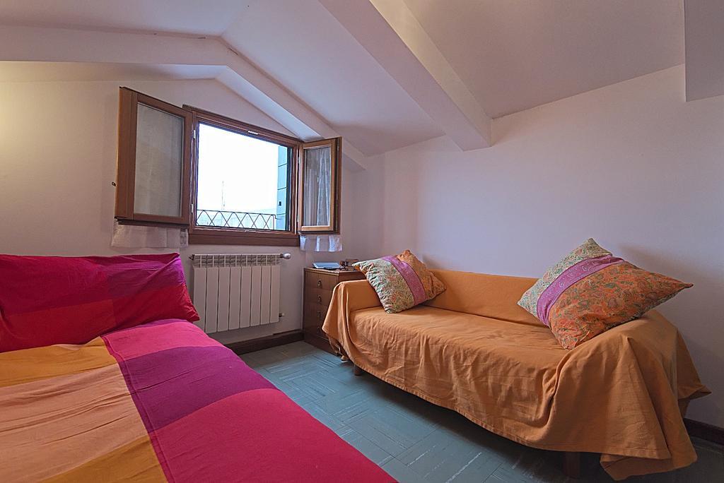 Anna Ai Frari Apartment