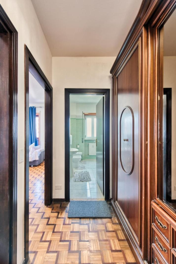 Apartment Easy Downtown - 3 *