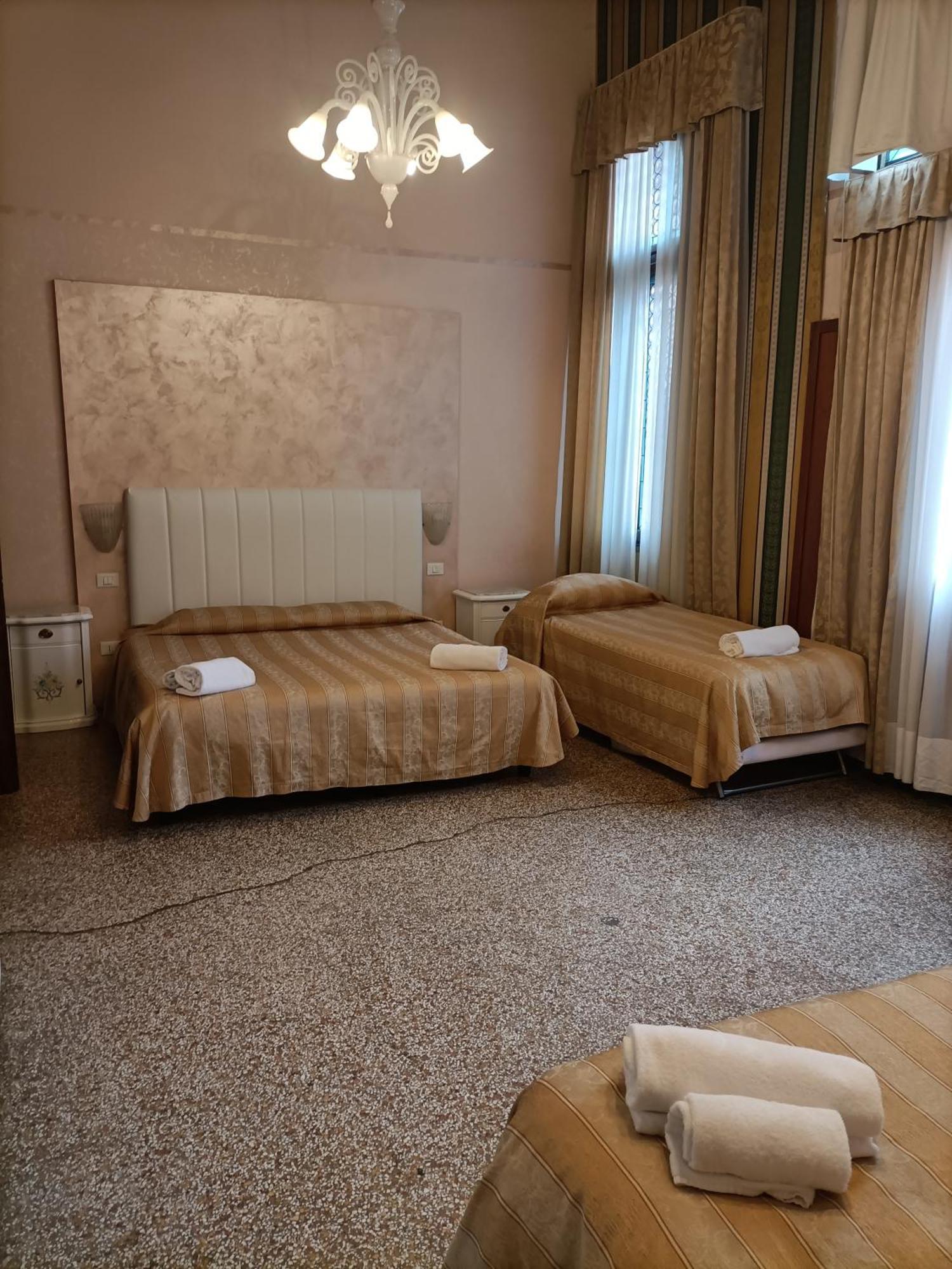 Affittacamere Palazzo Lion Morosini 3*